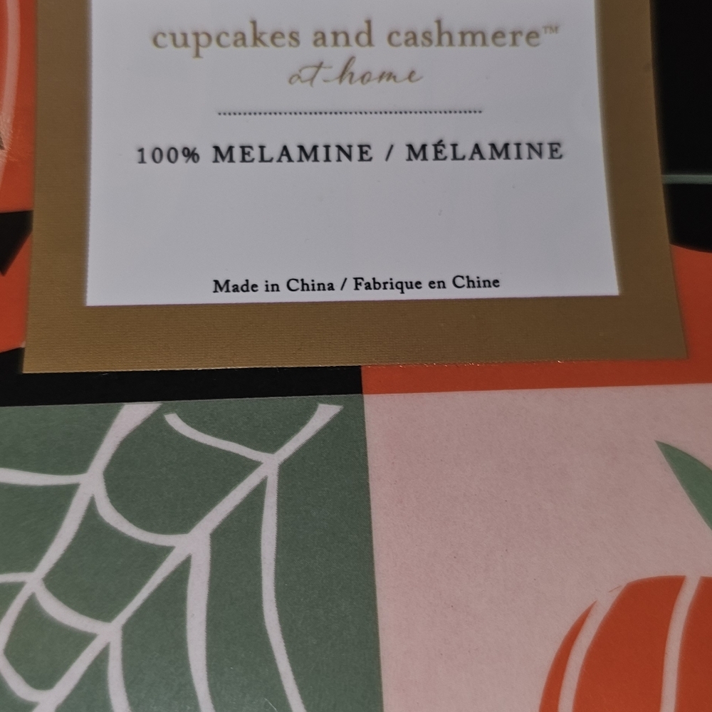 Cupcakes and cashmere complete Halloween serving set - Picture 7 of 12